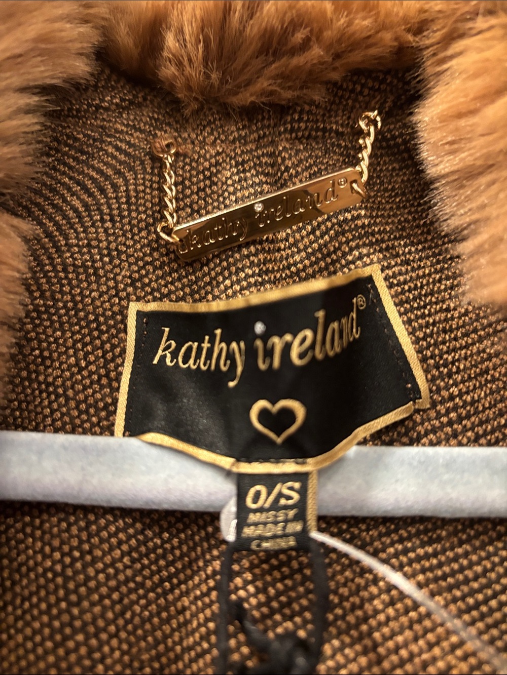 Kathy Ireland Faux Fur Leopard Cape - Picture 3 of 4